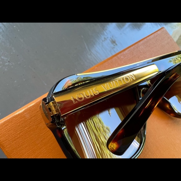 Louis Vuitton Men Z0350W Sunglasses - Picture 8 of 14